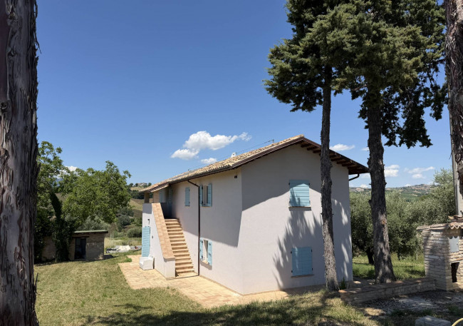 Villa in vendita a Castorano