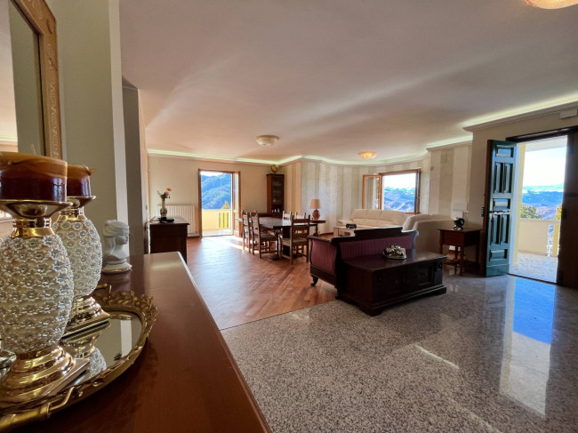 Villa in vendita a Valle Castellana