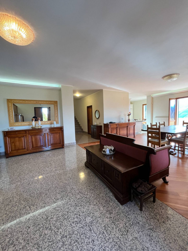 Villa in vendita a Valle Castellana