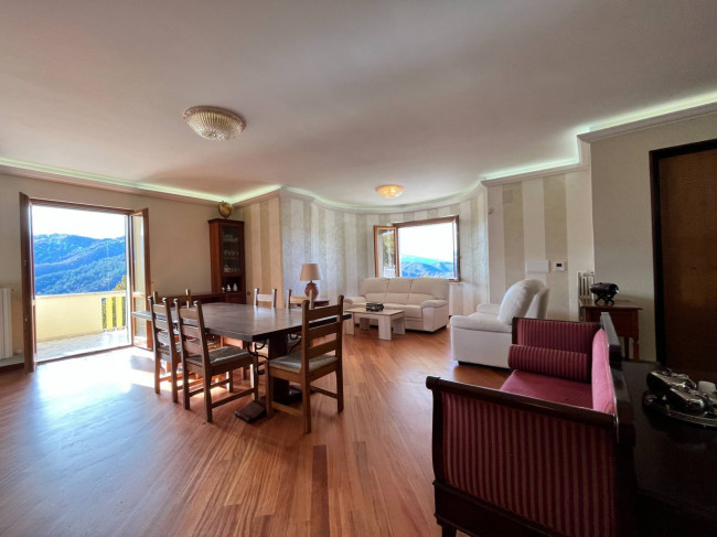 Villa in vendita a Valle Castellana