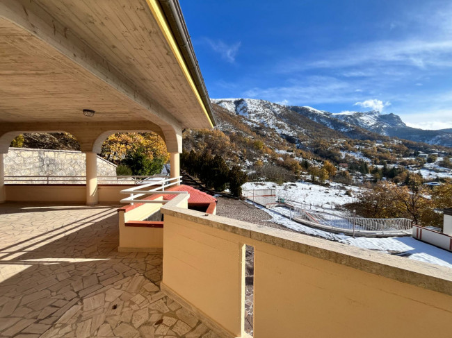 Villa in vendita a Valle Castellana