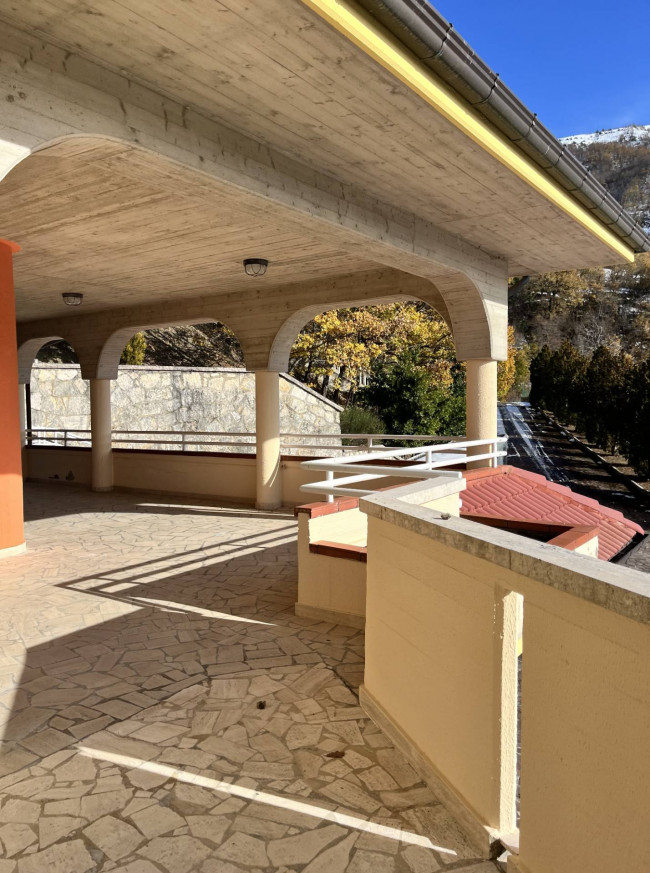 Villa in vendita a Valle Castellana