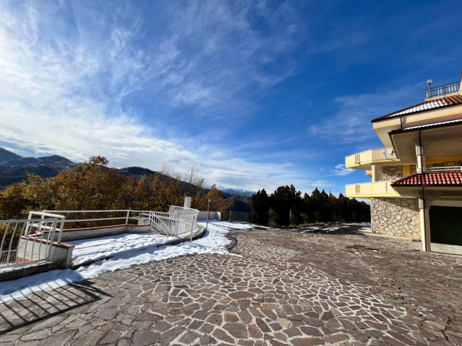 Villa in vendita a Valle Castellana