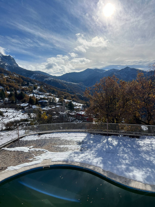 Villa in vendita a Valle Castellana
