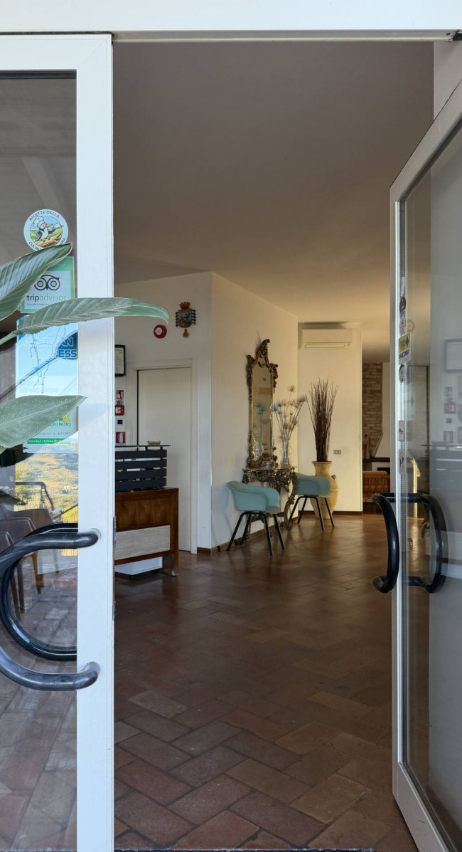 Albergo in vendita a Massignano