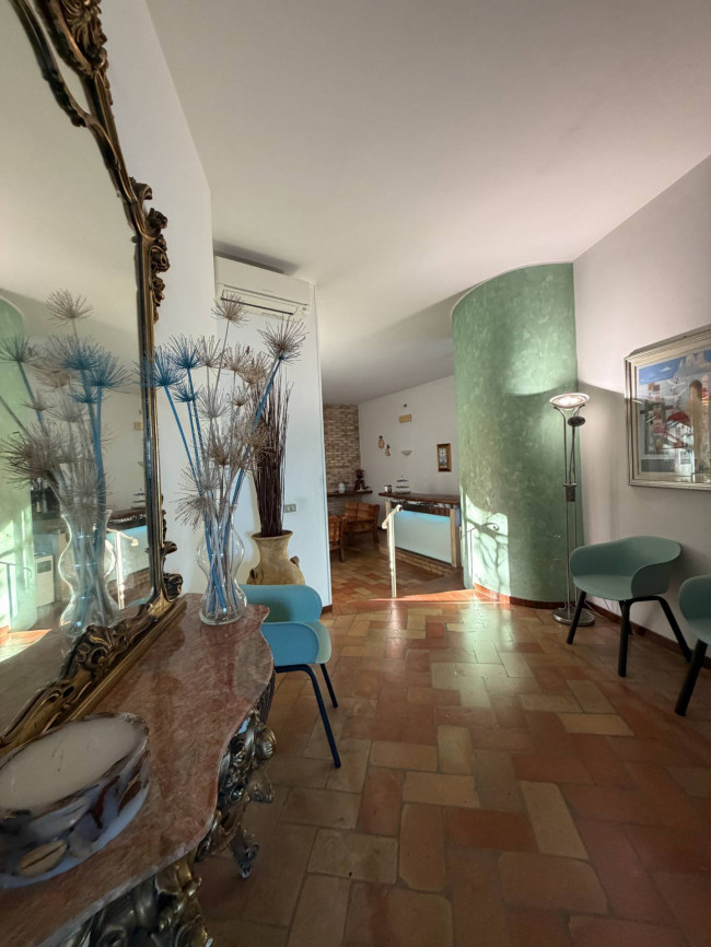 Albergo in vendita a Massignano