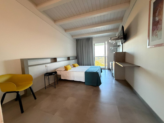Albergo in vendita a Massignano