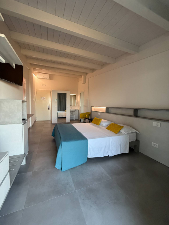Albergo in vendita a Massignano