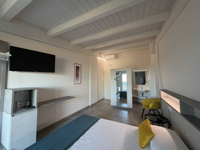 Albergo in vendita a Massignano