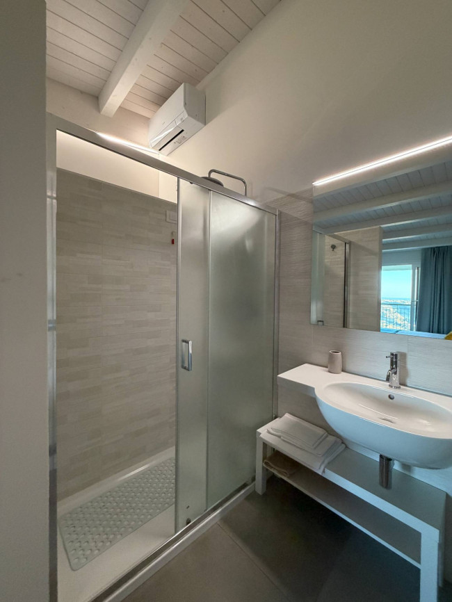 Albergo in vendita a Massignano