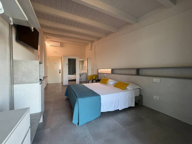 Albergo in vendita a Massignano