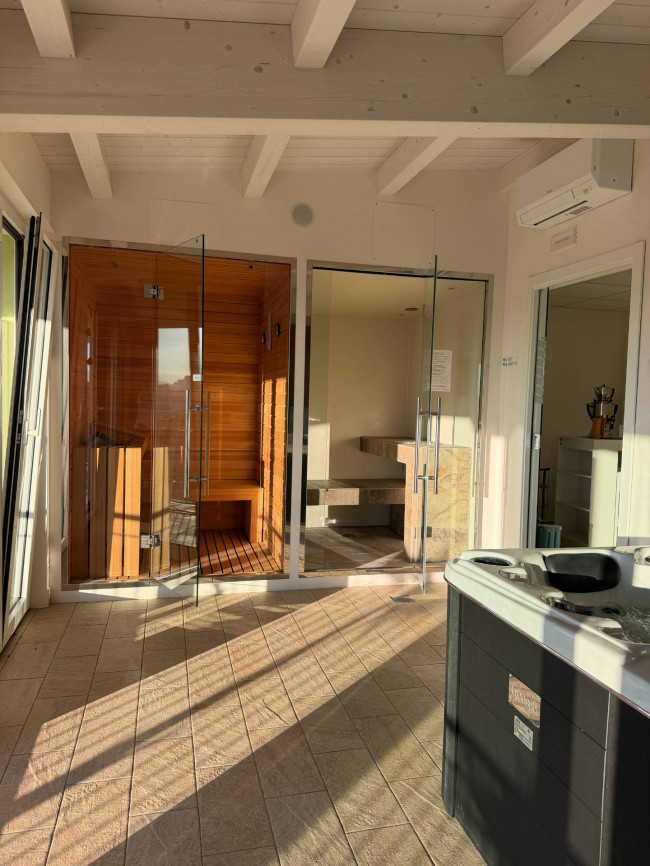 Albergo in vendita a Massignano