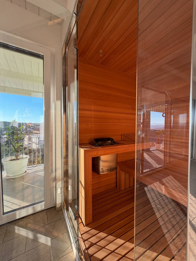 Albergo in vendita a Massignano