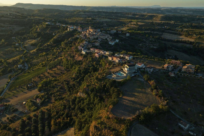 Albergo in vendita a Massignano