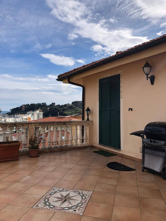 Villa in vendita a Varazze