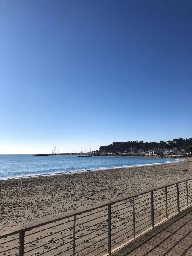 Attività commerciale in vendita a Varazze
