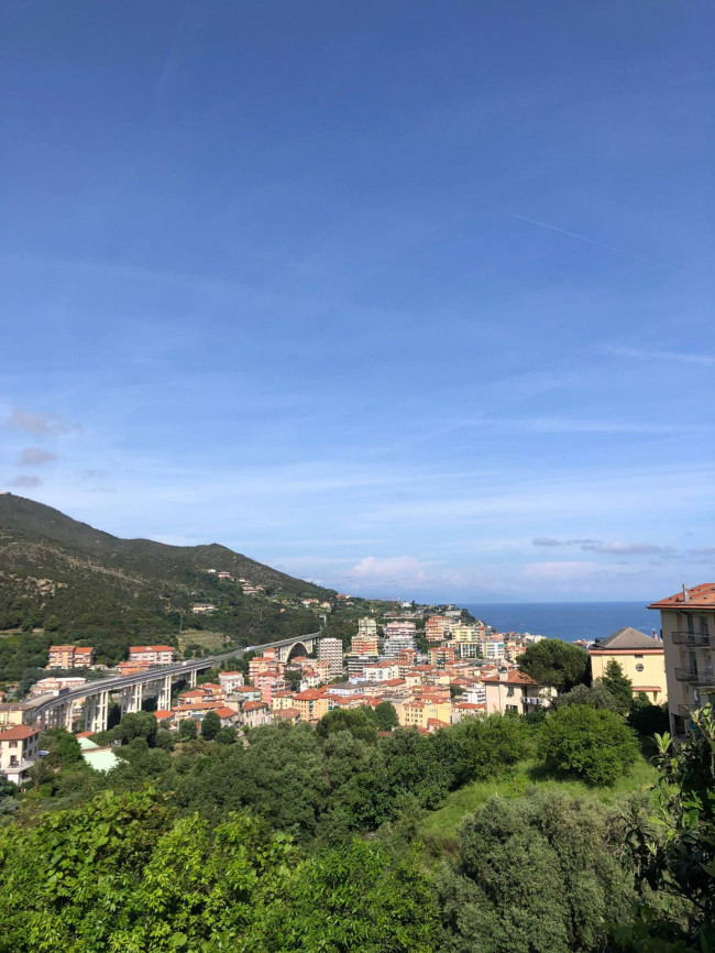 Appartamento in affitto a Varazze