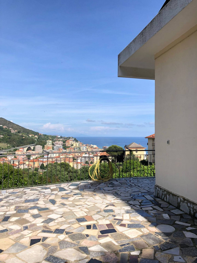 Appartamento in affitto a Varazze