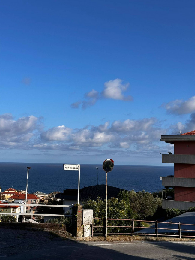 Appartamento in vendita a Celle Ligure