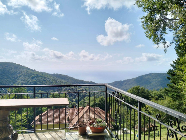 Villa in vendita a Varazze