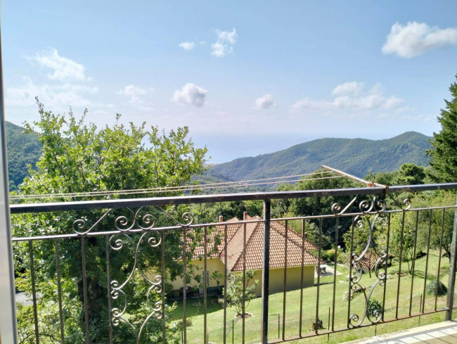 Villa in vendita a Varazze