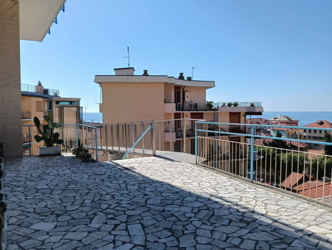 Appartamento in affitto a Varazze