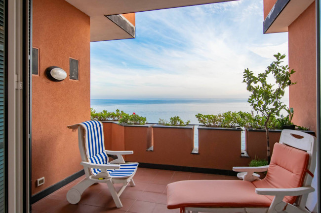 Appartamento in vendita a Varazze