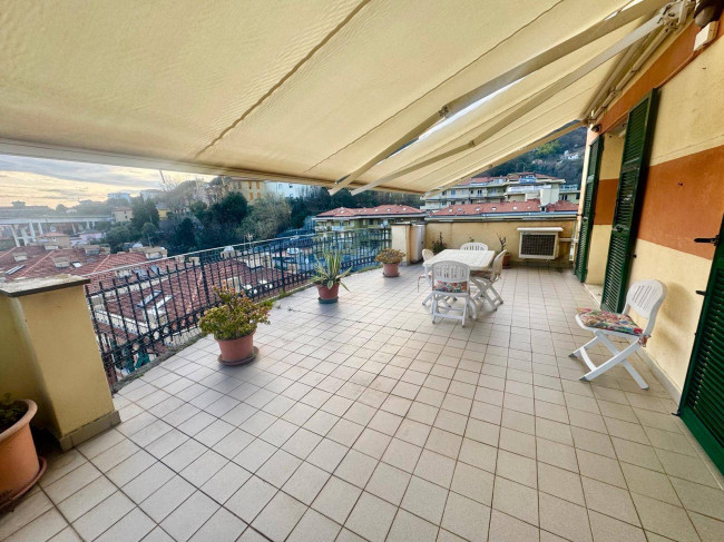 Appartamento in vendita a Varazze