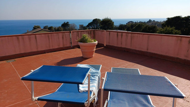 Appartamento in vendita a Varazze