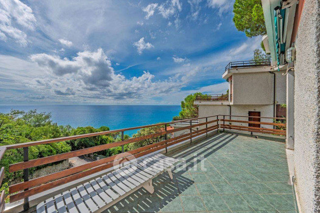 Appartamento in vendita a Varazze