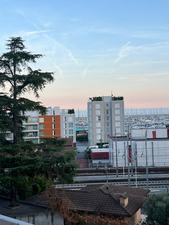 Appartamento in vendita a Varazze