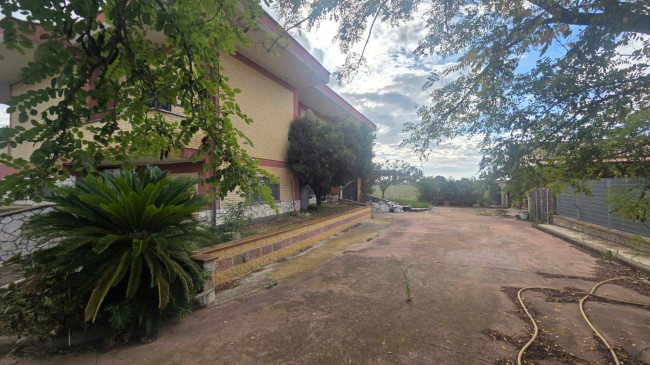 Villa in vendita a Aprilia