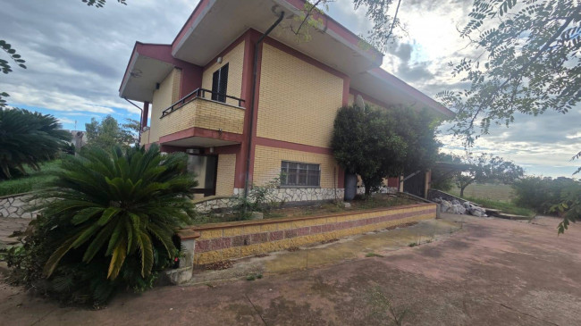 Villa in vendita a Aprilia
