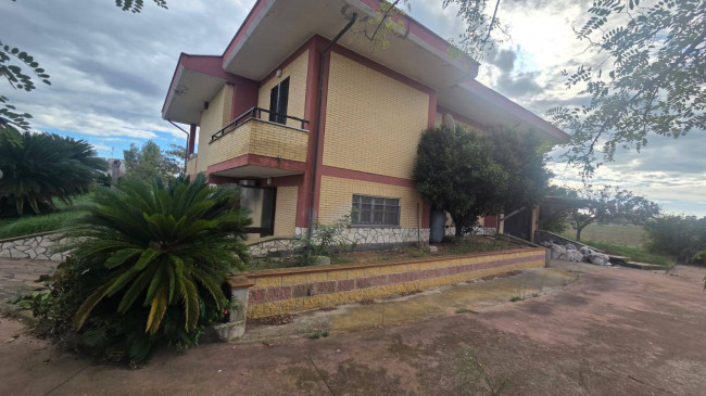 Villa in vendita a Aprilia