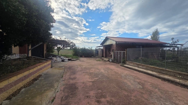 Villa in vendita a Aprilia