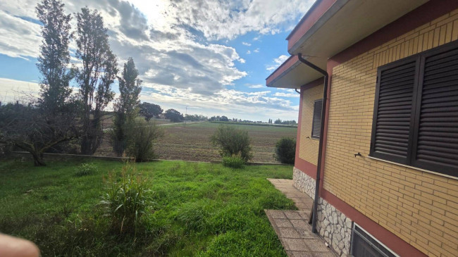 Villa in vendita a Aprilia