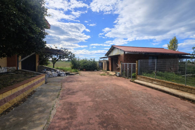 Villa in vendita a Aprilia