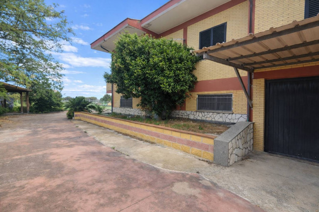 Villa in vendita a Aprilia