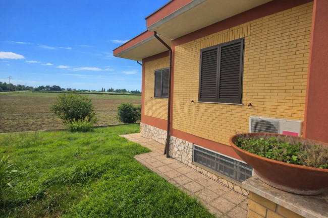 Villa in vendita a Aprilia