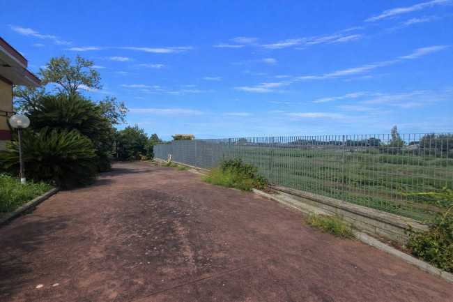 Villa in vendita a Aprilia