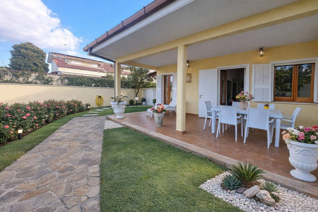 Villette a schiera in vendita a Ardea