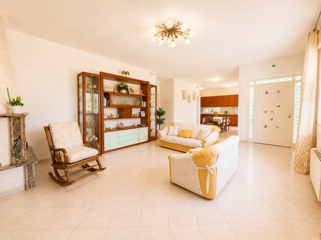 Villa in vendita a Latina