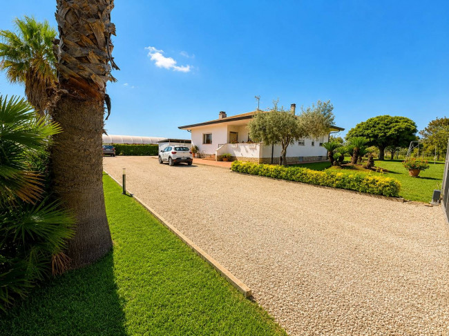 Villa in vendita a Latina