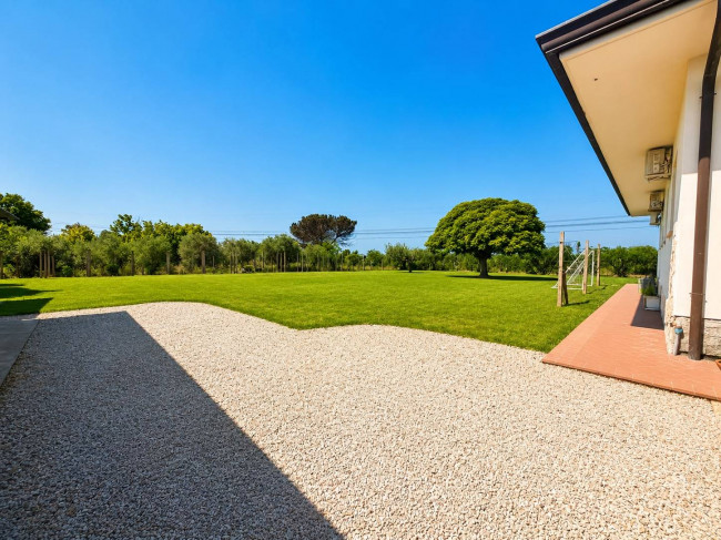 Villa in vendita a Latina