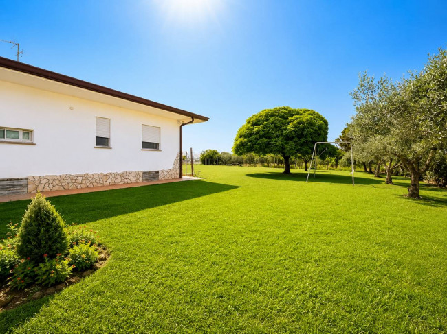 Villa in vendita a Latina