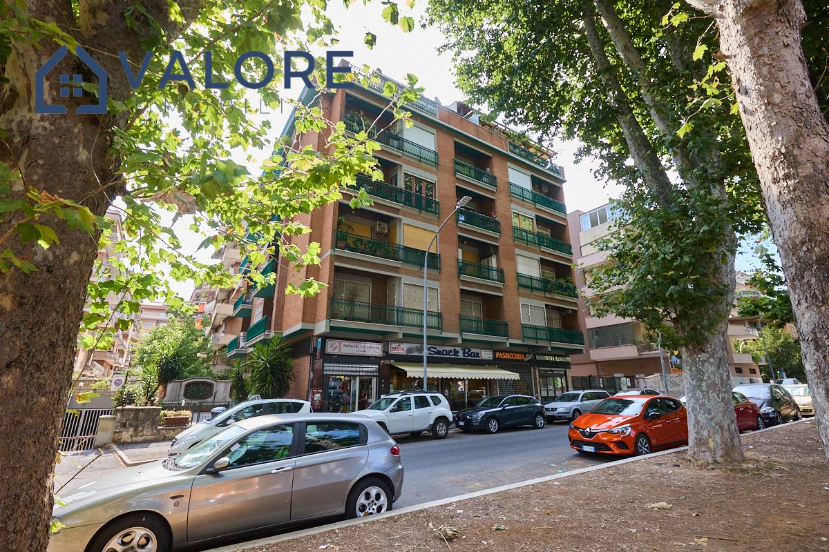 Box o garage in affitto a Roma
