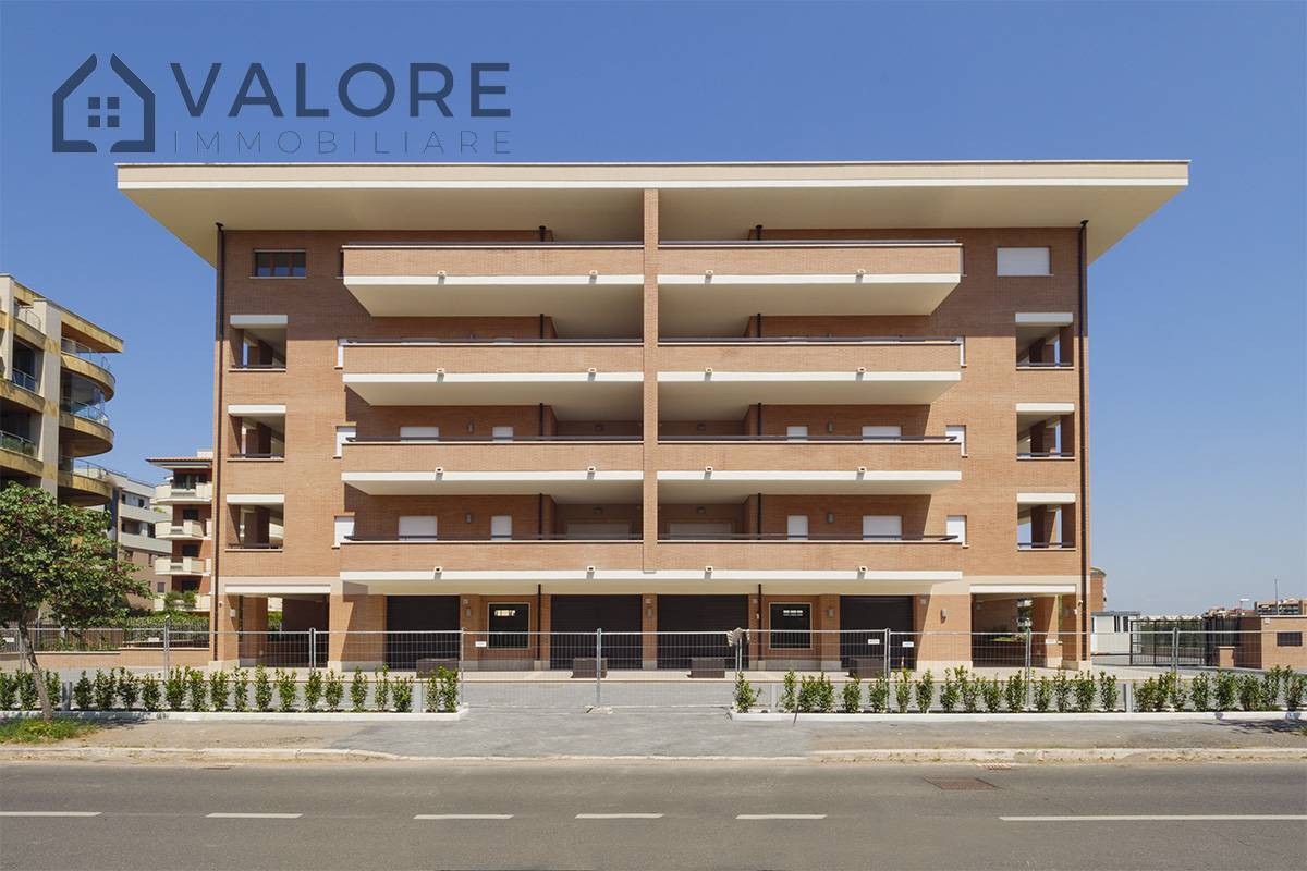 Locale commerciale in affitto a Roma