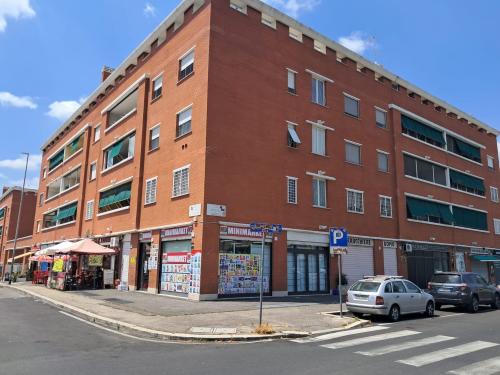Locale commerciale in affitto a Roma