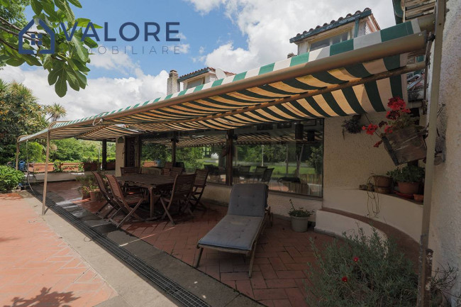 Villa bifamiliare in vendita a Formello