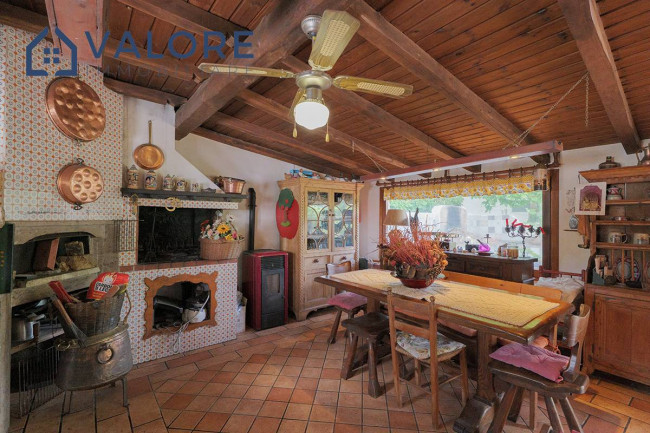 Villa bifamiliare in vendita a Formello